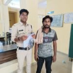 टीआई शनीप रात्रे की सक्रियता से चोरी की रिपोर्ट के चंद घंटो बाद आरोपी को चक्रधरनगर पुलिस ने भेजा जेल<br>आरोपी से नकद रकम जप्त