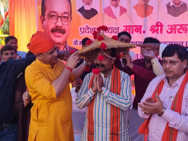 भाजपा प्रदेश अध्यक्ष अरुण साव के नेतृत्व में मस्तूरी विधानसभा में सैकड़ों लोगों ने ली भाजपा की सदस्यता