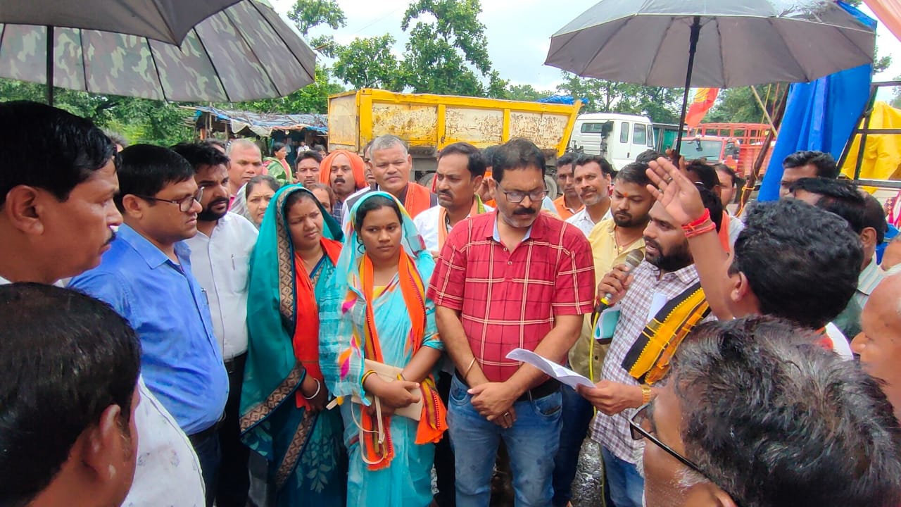 सात सूत्रीय मांगों को लेकर छाल भाजपा ने किया खेदा पाली चौक में चक्का जाम