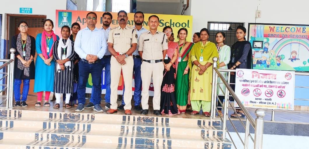 पाली थाना प्रभारी के द्वारा निजात जागरूकता अभियान के तहत अपेक्स इंटरनेशनल स्कूल पाली में नशामुक्ति साइबर ठगी,एवं यातायात संबंधित दी गई जानकारी