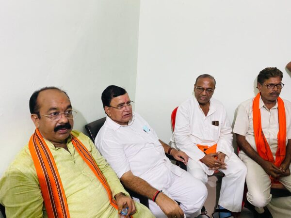 भाजपा प्रदेशाध्यक्ष अरुण साव के कोटा आगमन पर कार्यक्रताओं ने आतिशी स्वागत किया