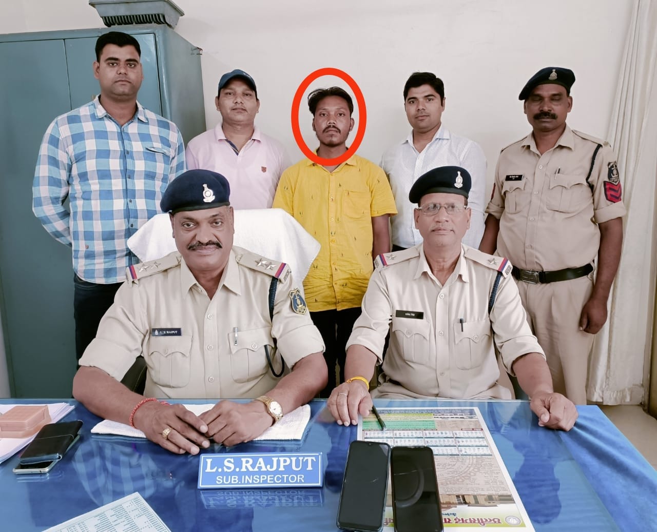 आपरेशन यात्री के तहत रेसुब पोस्ट रायपुर जीआरपी रायपुर के हत्थे चढ़ा मोबाइल चोर