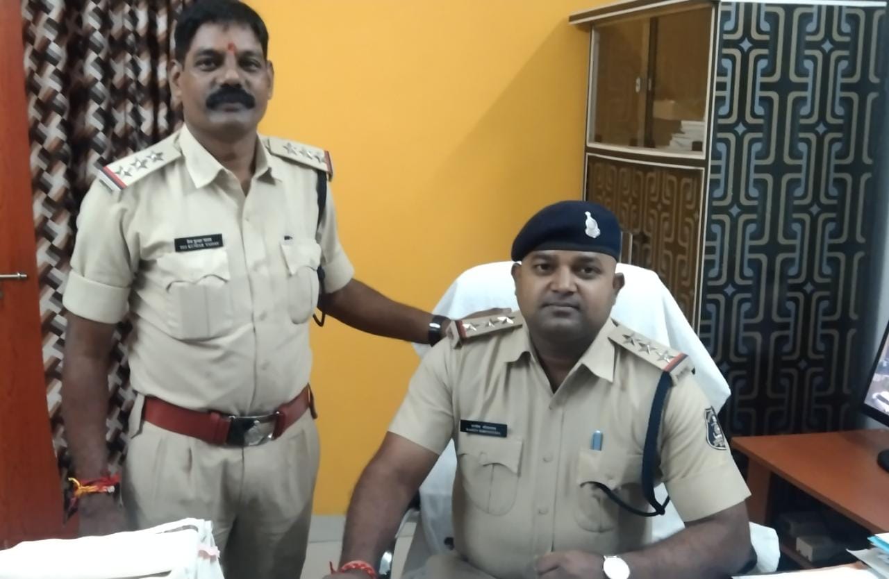 निरीक्षक राजीव श्रीवास्तव ने पाली तो निरीक्षक तेजकुमार यादव ने करतला थाना का संभाला प्रभार
