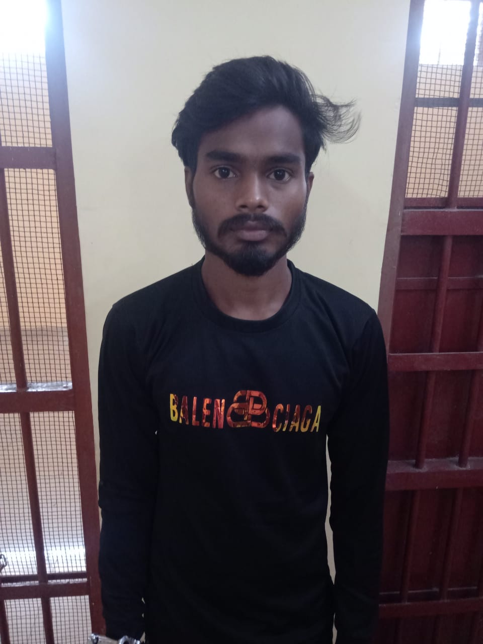 चक्रधरनगर टीआई शनिप रात्रे की सक्रियता से  पुलिस ने युवती को ब्लैकमेलिंग कर धमकी देने वाले बिलासपुर के सीपत के युवक को गिरफ्तार कर भेजा रिमांड पर