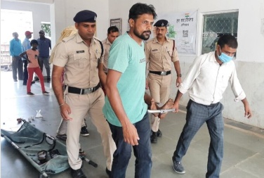 खोंगसरा स्टेशन के पास ट्रैक पर घायल अवस्था में मिला अधेड़