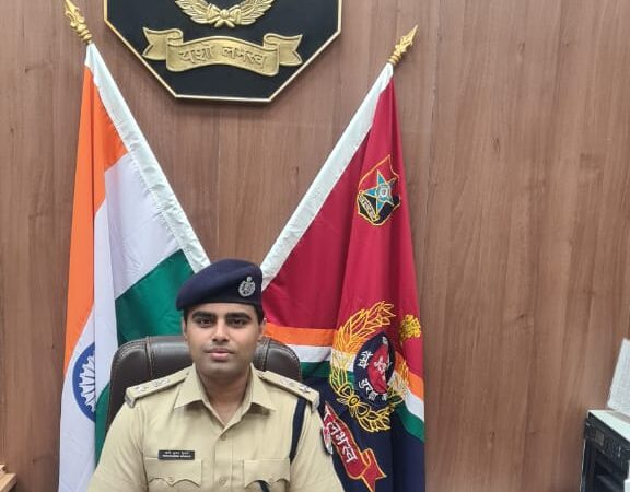 छत्तीसगढ़िया अधिकारी ऋषि शुक्ला ने मुम्बई रेल मंडल में सीनि. डीएससी के पद पर पदभार संभालारेल अपराध रोकना मेरी प्राथमिकताओं में : शुक्ला