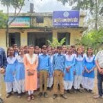 शा.आयुर्वेदिक औषधालय गनियारी के डा. कोमल डोटे ने हाईस्कूल के बच्चों को जीवन में आर्वेद के महत्व से अवगत कराया