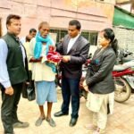 रेसूब भाटापारा ने झूठे केस में फंसा व्यक्ति को जेल भेजा अधिवक्ता भगवानू नायक की टीम ने पक्षकार से फीस नहीं लिया बल्कि धोती कुर्ता देकर सम्मान किया