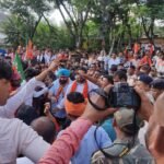 प्रदेश अध्यक्ष अरुण साव के नेतृत्व में जिला भाजपा ने कलेक्ट्रेट में नगाड़े बजाकर भूपेश सरकार को किया जगाने का प्रयास कार्यकर्ता बेरिकेट्स तोड़कर घुसे तो दूसरे बेरिकेट्स में भारी पुलिस बल ने रोका