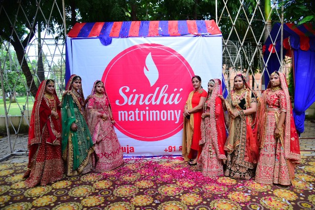 सिन्धी मेट्रीमोनियल वेबसाइट के लिए मॉडल्स का हुआ फोटोशूट