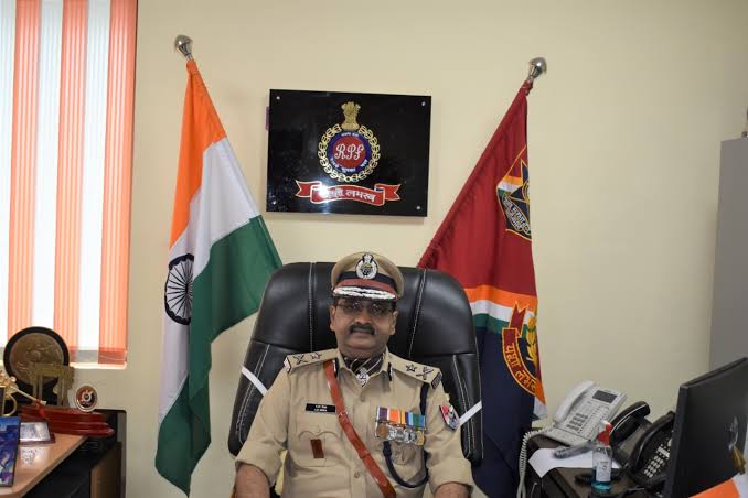 लाखो की टिकट के साथ तीनो मंडलों में रेसुब की रेड में 38 दलाल धराये त्योहारी सीजन में सक्रिय अवैध ई टिकट का नेटवर्क किया ध्वस्त
