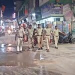 दीपावली पर्व को लेकर जिले में बढ़ायी गई चौकसी, बाजार में पुलिस की पैदल पेट्रोलिंग…..