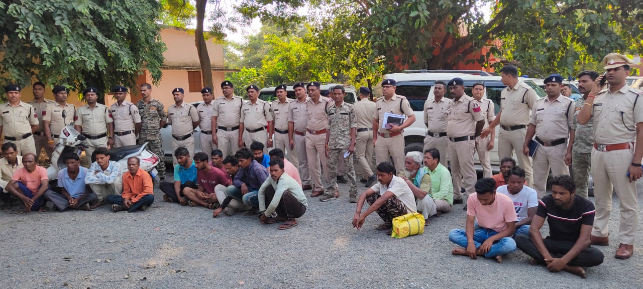 रायगढ़ जिले में फरार वारंटियों की धरपकड़ के लिये पुलिस ने चलाया दो दिनों का “ विशेष अभियान ”