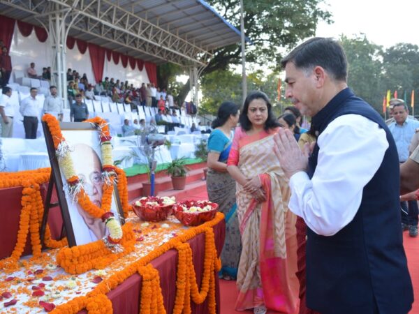 लौह पुरुष सरदार वल्लभभाई पटेल की जयंती ‘‘राष्ट्रीय एकता दिवस‘‘ के अवसर पर दक्षिण पूर्व मध्य रेलवे द्वारा राष्ट्रीय एकता शपथ सहित अनेक कार्यक्रमों का आयोजन