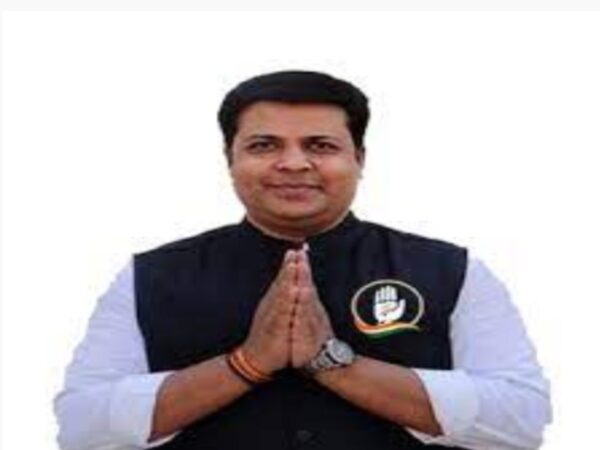 कांग्रेस नेता अनिल चंद्रा के सुने मकान से 2 लाख नगदी 1किलो चांदी समेत 8 लाख रु. पर चोरों ने हाथ साफ कर गए