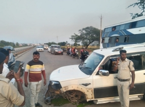 बिग ब्रेकिंग:प्रदेश भाजपा अध्यक्ष अरूण साव के पायलेटिंग गाड़ी के चपेट में महिला मृत ,दो जवान भी घायल