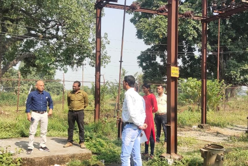 33/11 केव्ही उपकेन्द्र दीपका के निरीक्षण में पहुंचे ईडीग्रामीण क्षेत्रों के विद्युत व्यवस्था की ली जानकारी