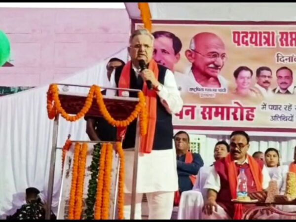 पूर्व मुख्यमंत्री डॉक्टर रमन सिंह का तीखा व्यंग, टुकड़ों में बंट रही कांग्रेस और राहुल गांधी कर रहे पदयात्रा