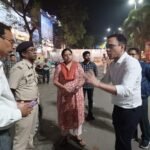 कलेक्टर सौरभ कुमार एसएसपी पारुल माथुर 9 बजे रात्रि में कल होने वाली महतारी हुंकार रैली की बेरिकेटिंग व अन्य ब्यवस्थाओ का निरीक्षण किया