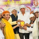 संत लाल साई जी ने अकादमी के अध्यक्ष राम गीडलानी व उपाध्यक्ष नानक रेलवानी का किया सम्मान