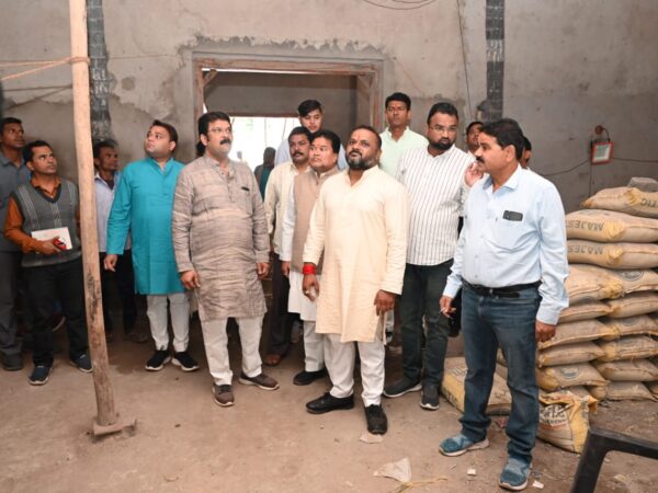 निर्माणधीन कांग्रेस भवन का कांग्रेसियों ने किया अवलोकन सुशील सन्नी अग्रवाल ,विधायक प्रकाश नायक महापौर जानकी काटजू ने निरीक्षण किया