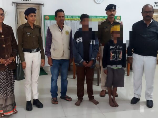 बिलासपुर के उसलापुर से भागे दो नाबालिक रेसुब रायगढ की सक्रियता से चाइल्ड लाइन को सूपुर्द किये गए