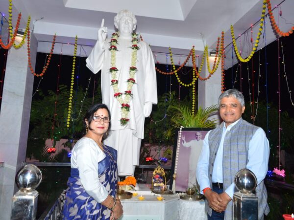 दादा साधु वासवानी जी का 143 वा अवतरण “दिवस शाकाहार दिवस के रूप में देश भर में मनाया गया , कार्यक्रम के मुख्य अतिथि थे श्री एल एन मिश्र ,,, डीआईजी सीआरपीएफ बिलासपुर