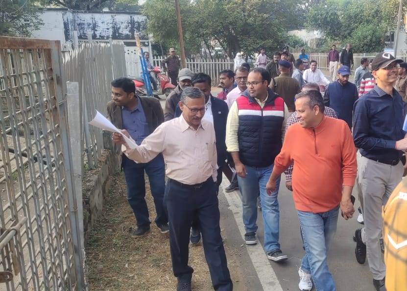 मंडल रेल प्रबंधक प्रवीण पाण्डेय द्वारा बिलासपुर-शहडोल सेक्शन का निरीक्षण,शहडोल स्टेशन में उपलब्ध यात्री सुविधाओं एवं स्वच्छता का लिया जायजा