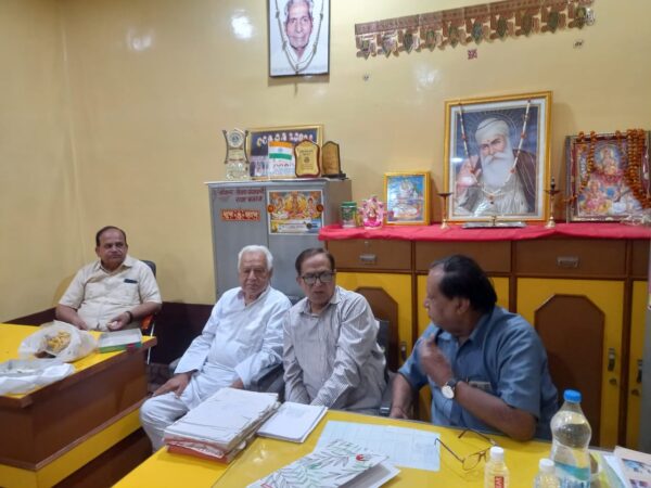 सिंधु सेवा समिति के अध्यक्ष शत्रुघ्न,सचिव हरिकिशन,कोषाध्यक्ष मुरली बने