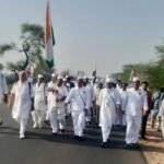भारत जोड़ो पद यात्रा राजस्थान अलवर में राहुल गांधी की विशाल आम सभा में “सीपत के पूर्व विधायक चंद्रप्रकाश बाजपेयी” ने गीत गाकर पदयात्रियों का दिल जीता