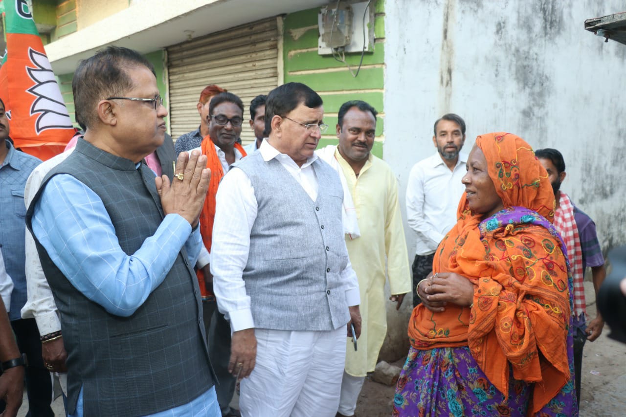 प्रधानमंत्री श्री मोदी 80 करोड लोगों को दे रहे है मुफ्त राशन, भूपेश सरकार ने गरीबों का दो लाख टन चावल गायब कर दिया- अमर अग्रवाल
