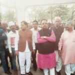 पूर्व मंत्री अमर अग्रवाल के नेतृत्व में सहारा जमाकर्ता और कार्यकर्ता मंच ने रैली निकालकर प्रशासन को ज्ञापन सौंपा