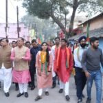 पूर्व मंत्री अमर अग्रवाल विष्णु नगर वार्ड में होने वाले पार्षद उपचुनाव में भाजपा प्रत्याशी श्रद्धा जैन के पक्ष में रैली निकाल घर-घर जनसंपर्क कर विजयी बनाने की अपील की