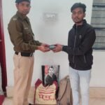 दानापुर ट्रेन में एसी कोच में यात्री का छूटा बैग रेसुब ब्रजराजनगर ने बरामद किया यात्री के परिचित को सौपा समान और नगद राशि