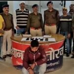90 हजार की 12 नग मोबाइल के साथ बिलासपुर का एक युवक आरपीएफ तथा तोरवा पुलिस की टीम के हत्थे चढ़ा