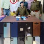 ऑपरेशन “यात्री सुरक्षा” के तहत रायपुर रेसुब ने दो लाख से अधिक के 10 मोबाइल के साथ चोर  हत्थे लगा