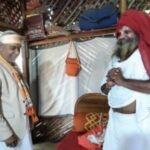 पूज्य शदाणी दरबार के संत डाॅ युधिष्ठिर लाल के मदकू द्वीप आगमन पर किया गया सम्मान