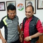 मोहन मरकाम ने चंद्रेश  साहू सचिव प्रदेश कांग्रेस की सक्रियता की तारीफ की