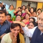 डॉ. रमन सिंह ने कुदुदंड की नवनिर्वाचित पार्षद श्रद्धा कमल जैन को आशिर्वाद दिया