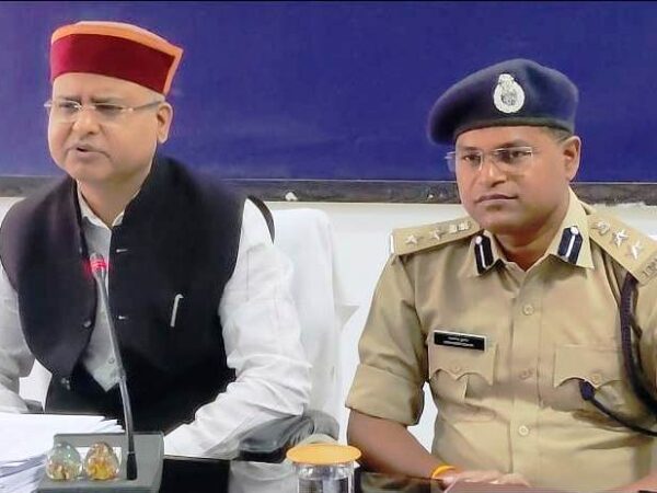 कलेक्टर ने कहा धान खरीदी के राशि आहरण में किसानों को न हो असुविधा