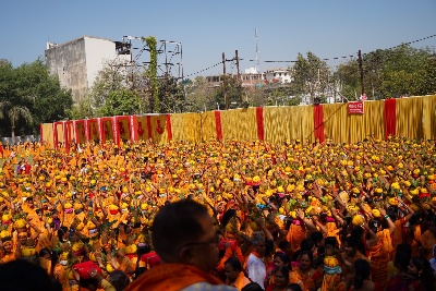 बिलासपुर में इतिहास रच दिया मंगलगीत और शुभकामना के साथ कलश यात्रा..हजार के भक्तों ने किया शिरकत..केशरिया और त्याग की भावना में डूबा शहर