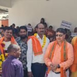 न आवास न रोजगार सब ल रोके हे कांग्रेस सरकार का नारा देकर भाजपा में शामिल हुऐ दर्जनों ग्रामीण