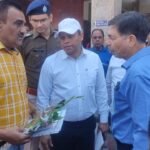 कई महत्वपूर्ण बिंदुओं को लेकर  भाजपा नेता दिबेश सोलंकी , रायगढ चेम्बरआफ कॉमर्स के अध्यक्ष गोपी सिंह  अपने साथियों के साथ जीएम आलोक कुमार को ज्ञापन सौपा