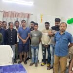 कबीर चौक गली में जुआ खेल रहे जुआरियों को जूटमिल पुलिस ने पकड़ा
