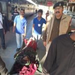 बेतवा एक्सप्रेस में महिला यात्री ने दिया बच्चे को जन्म रेसुब ने सूचना पर ट्रेन से उतारकर अनूपपुर में महिला को एम्बुलेंस से अस्पताल भेज बचाई जान