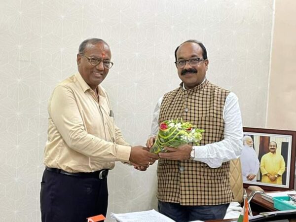 कोटा स्टेशन में अंबिकापुर ट्रेन के स्टापेज बहाल कराने को लेकर भाजपा नेता वेंकट अग्रवाल ने सांसद अरुण साव धन्यवाद ज्ञापित किया