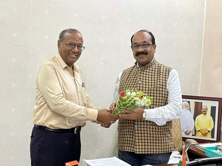 कोटा स्टेशन में अंबिकापुर ट्रेन के स्टापेज बहाल कराने को लेकर भाजपा नेता वेंकट अग्रवाल ने सांसद अरुण साव धन्यवाद ज्ञापित किया