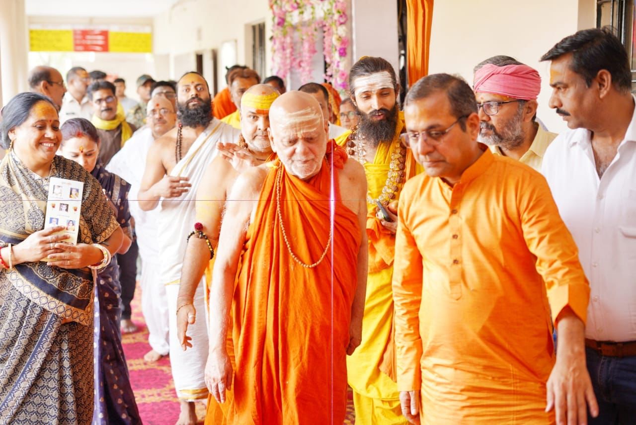 उच्च कुल में जन्म से कुछ नही होता,संस्कारों से उच्च बनता है व्यक्ति,जगतगुरु शंकराचार्य स्वामी निश्चलानंद सरस्वती महाराज ने कहा