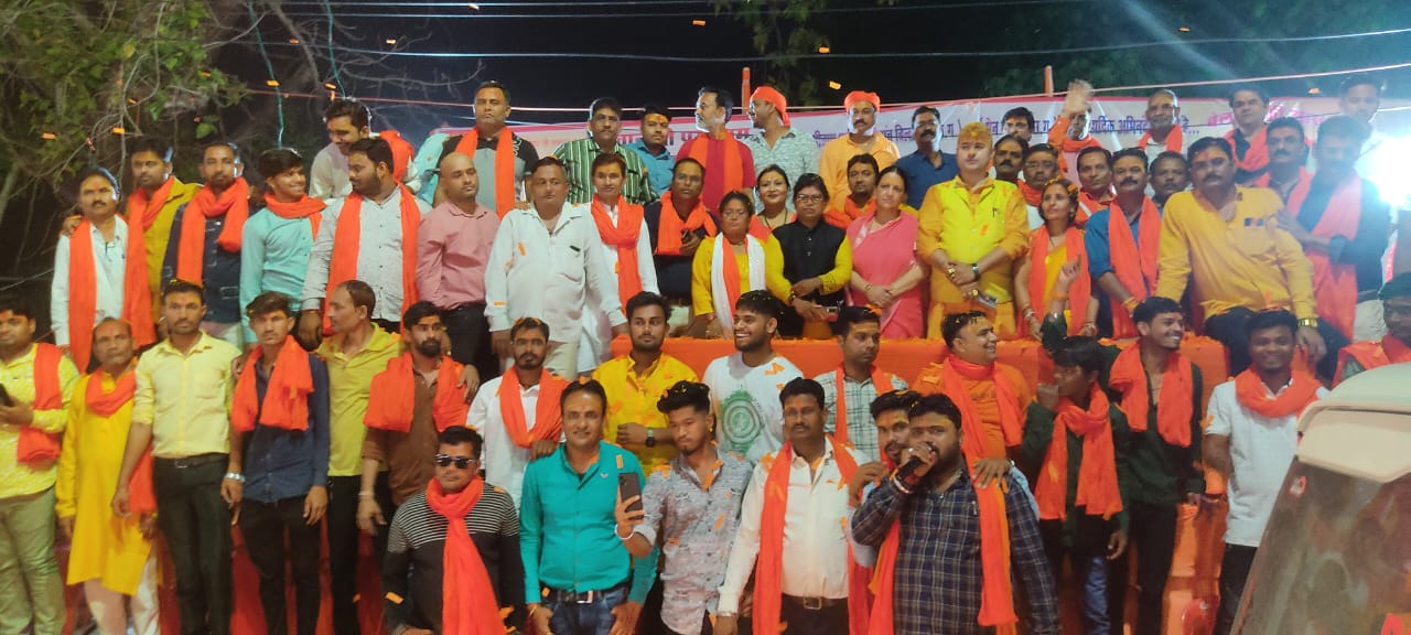 टीम त्रिलोक श्रीवास, धर्म जागृति मंच एवं सर्व सेन समाज के संयुक्त तत्वाधान में परशुराम शोभायात्रा का ऐतिहासिक स्वागत किया