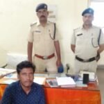 अनुपपुर आरपीएफ ने राजेंद्रग्राम में दबिश देकर 17नग अवैध टिकट के साथ रेलवे एक्ट 143के तहत की कार्यवाही